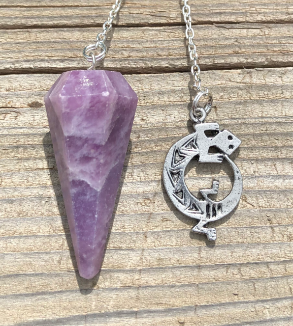 Lepidolite Pendulum with Lizard Charm